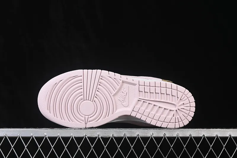 All categories Nk SB Dunk Series Nk SB Dunk Low low-top sneakers Nike SB Dunk Low Year of the Horse Yunyanfen low-top casual sneakers IO4244-100